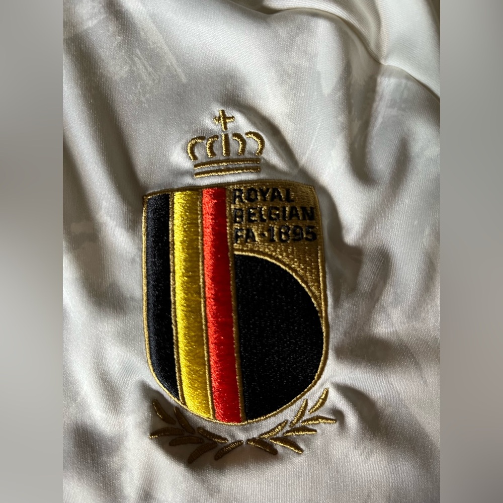 Men’s adidas Belgium Away Soccer Jersey Ribbed V-neck Belgium woven crest size S - Picture 3 of 7